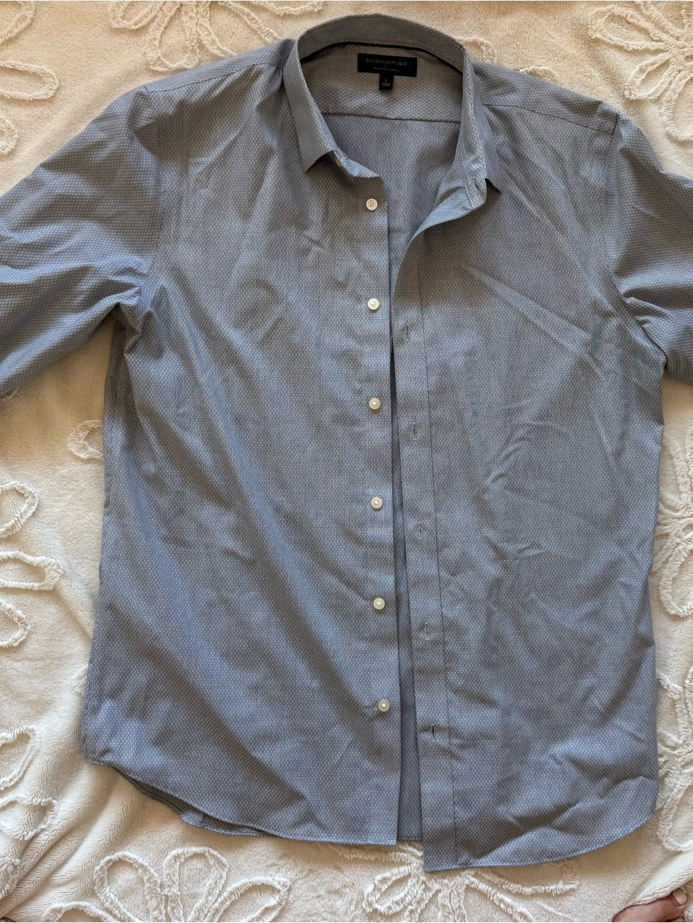 Banana Republic Men’s Light Blue gray Micropattern Dress Shirt